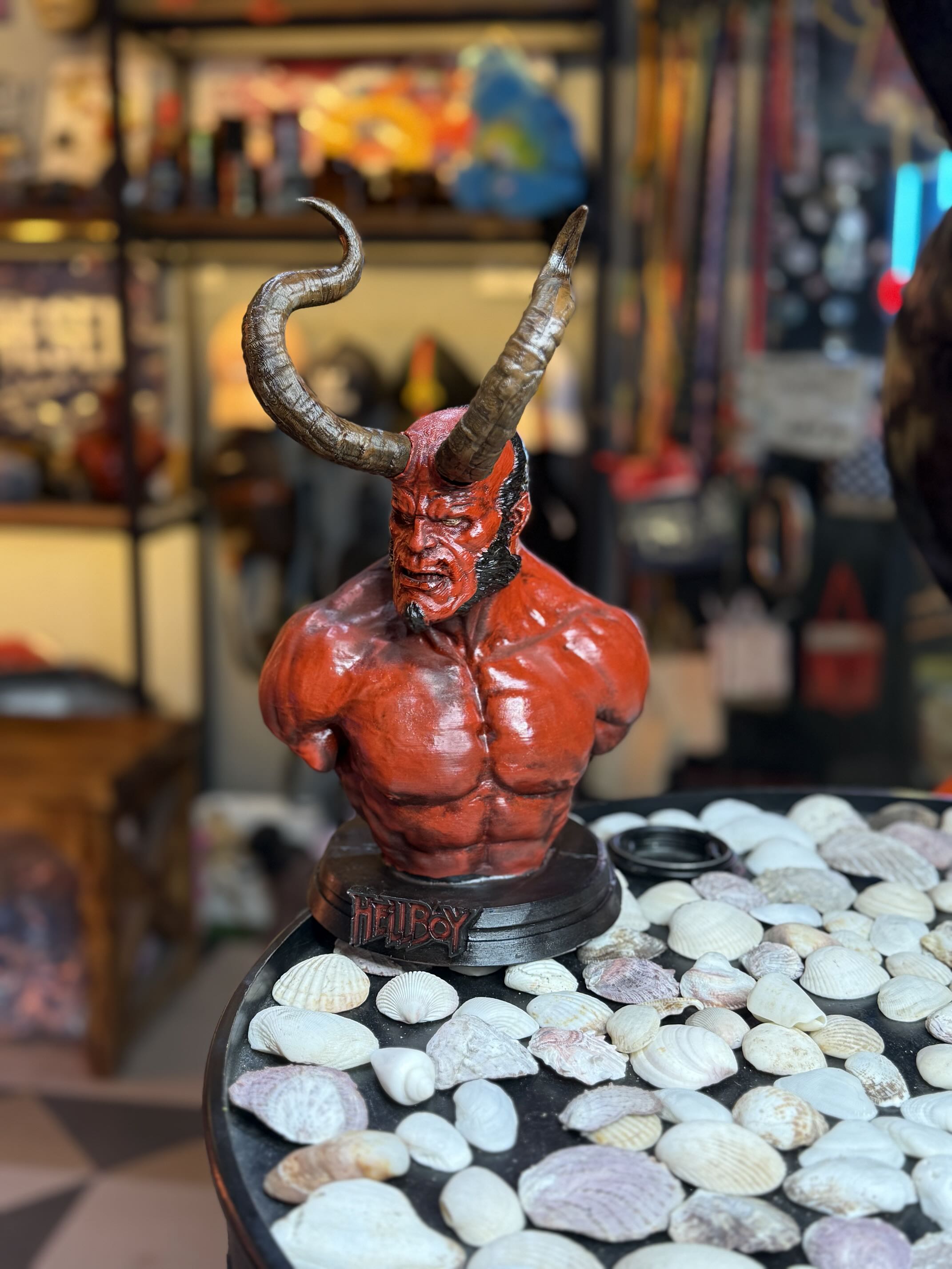 فیگور هلبوی شاخدار | Hellboy