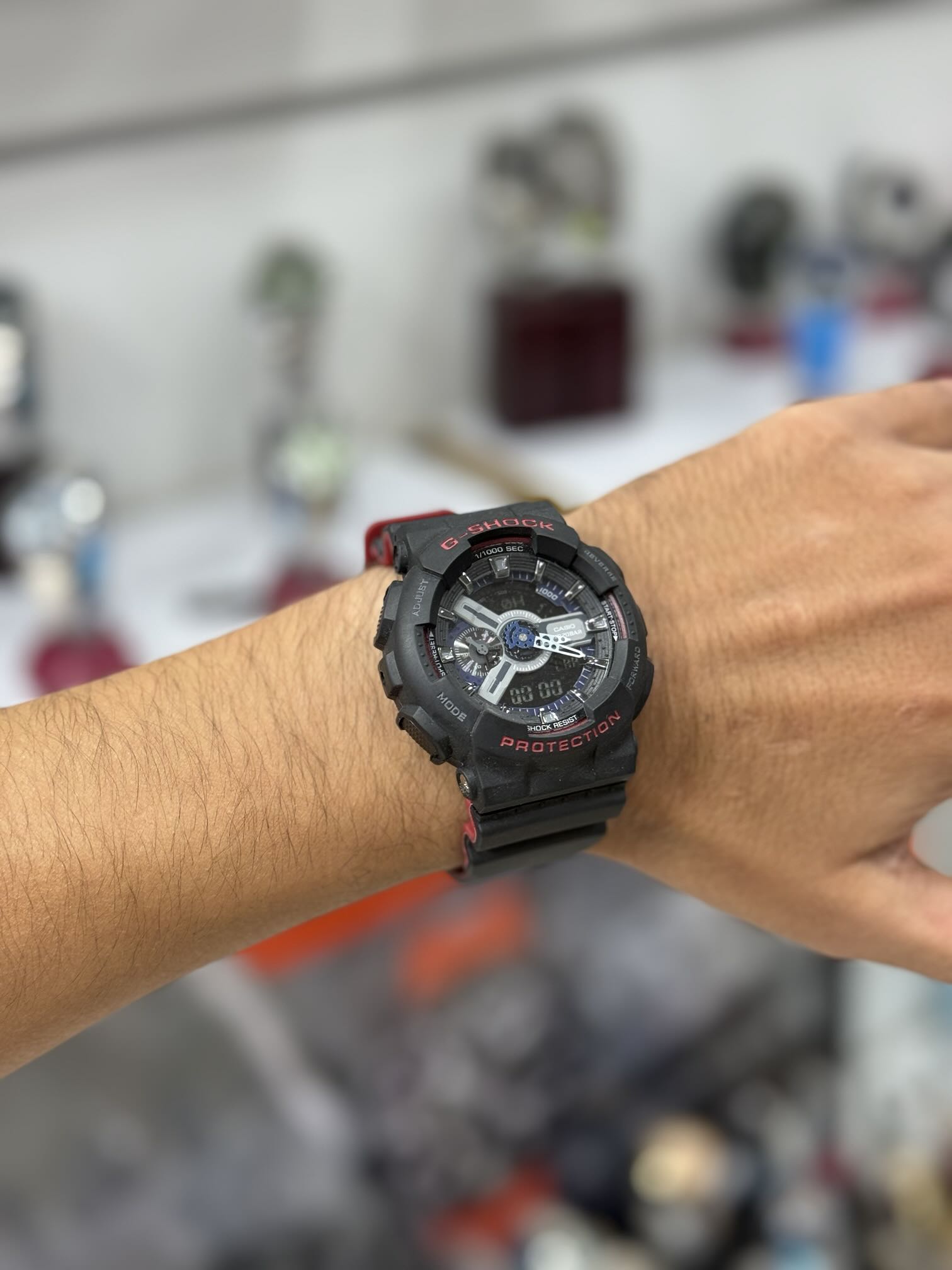 ساعت کاسیو جی‌شاک GA-110 | مشکی-قرمز کلاسیک (Black & Red)