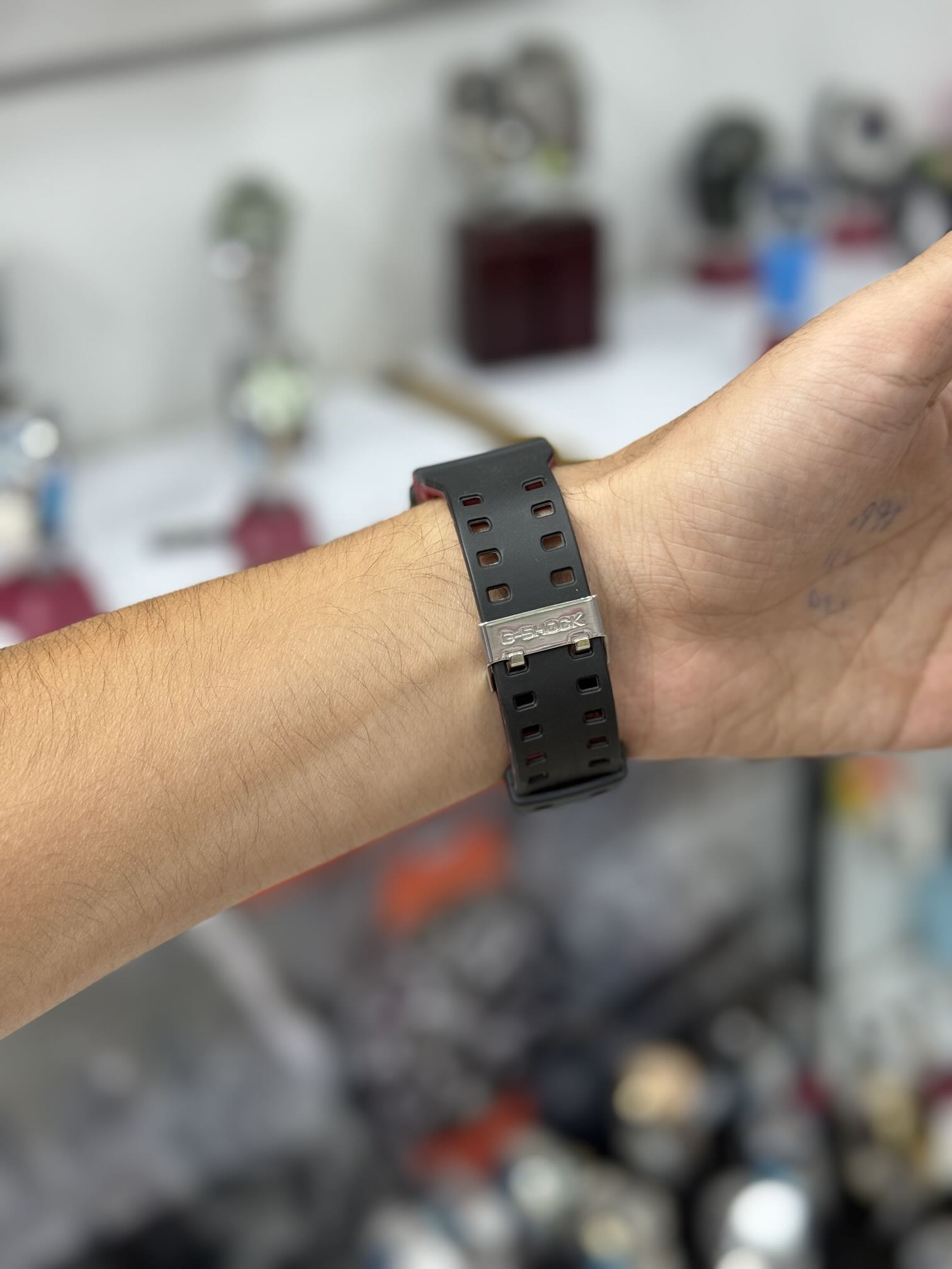 ساعت کاسیو جی‌شاک GA-110 | مشکی-قرمز کلاسیک (Black & Red)