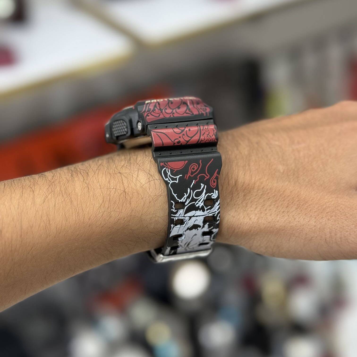 ساعت کاسیو جی‌شاک GA-110 ادیشن خاص | طرح مانگا و گرافیتی (مشکی-سفید-قرمز)